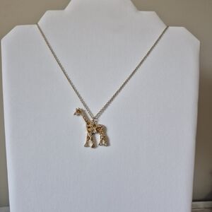 NWT Elegant Gold Tone Giraffe Pendant Necklace